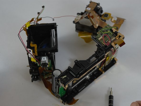 Nikon D610 Autofocus Drive Motor Replacement: crwdns2935265:014crwdnd2935265:02crwdnd2935265:02crwdne2935265:0