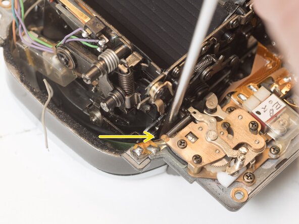 Pentax Super Program Front Lens Board Removal, Unscrew mirror box: crwdns2935265:025crwdnd2935265:03crwdnd2935265:03crwdne2935265:0