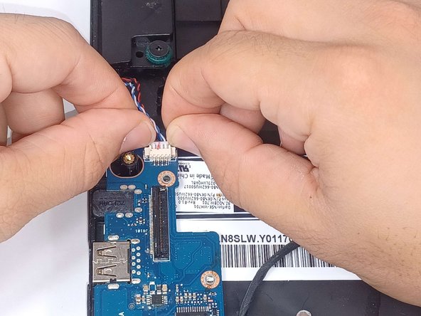 Asus Q524U Motherboard Replacement: stap 0, afbeelding 2 van 3