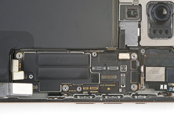 iPhone 16 Pro Max Logic Board tauschen: Schritt 7, Bild 2 von 2
