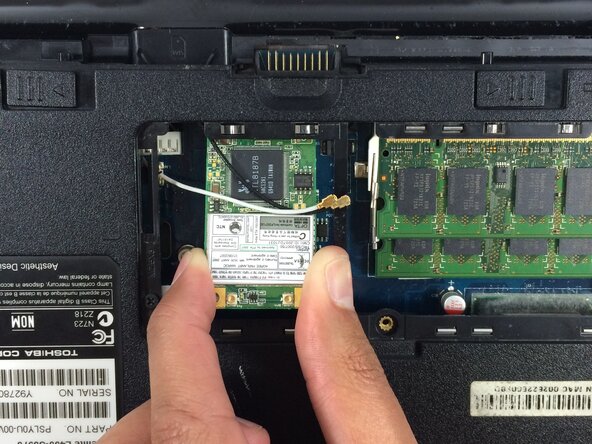 Toshiba Satellite L455-S5975 WiFi Card Replacement: crwdns2935265:05crwdnd2935265:01crwdnd2935265:02crwdne2935265:0