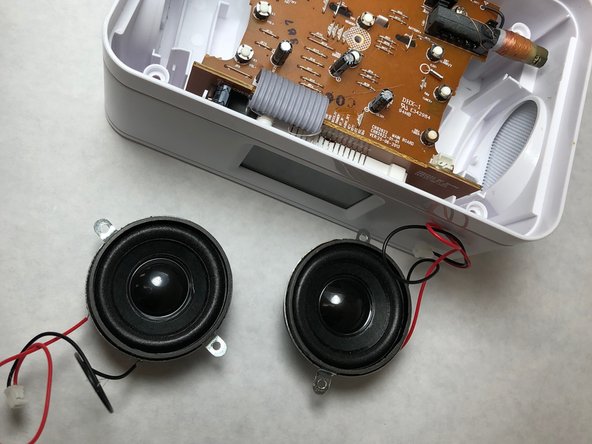 RCA RCR8622 Buttons Replacement: crwdns2935265:03crwdnd2935265:02crwdnd2935265:02crwdne2935265:0