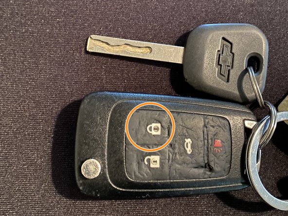 2013 Chevrolet Camaro Tail-Light Replacement: crwdns2935265:06crwdnd2935265:02crwdnd2935265:02crwdne2935265:0