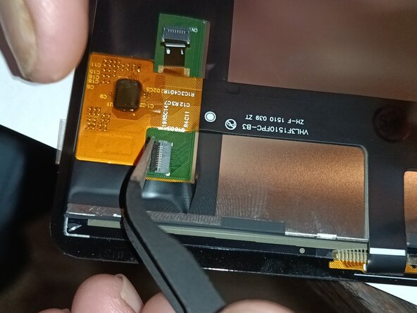 Réparation de l'écran de la tablette Huawei MediaPad M5 Lite 10, Repositionnement de la nappe du capteur d'empreinte: étape 22, image 2 de 3