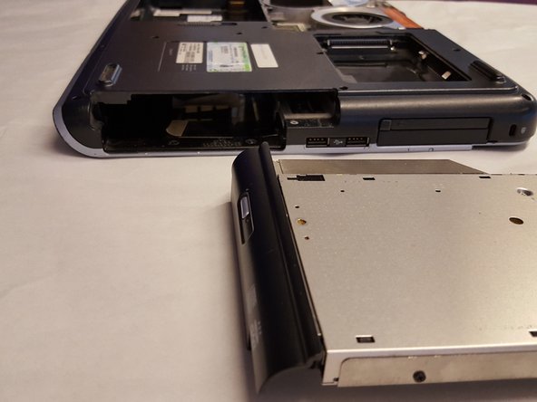 HP Pavilion zv5000 Speaker Replacement: crwdns2935265:024crwdnd2935265:02crwdnd2935265:02crwdne2935265:0