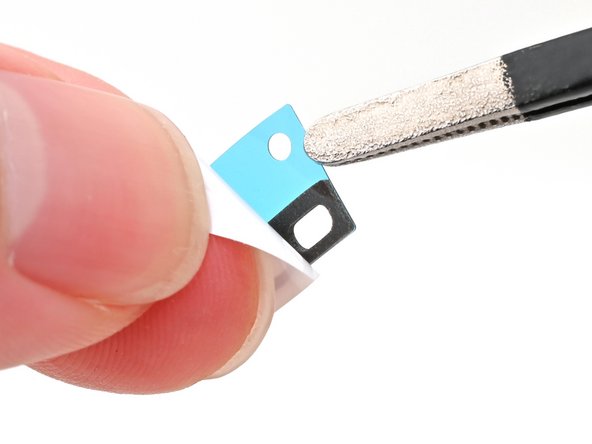 iPhone 16 Plus Microphone Replacement, Prepare the adhesive: crwdns2935265:032crwdnd2935265:01crwdnd2935265:01crwdne2935265:0