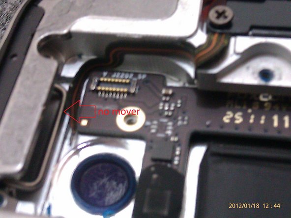 iPad 2 GSM Replace Power ON/OFF Flex Cable Replacement: step 3, image 3 of 3