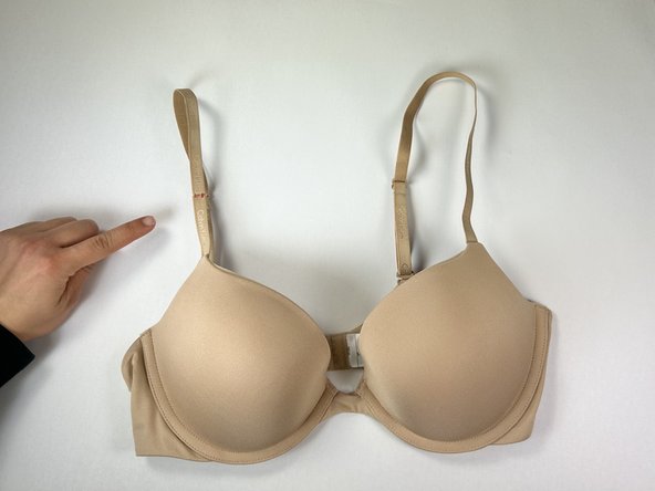 How to Repair a Torn Bra Strap: crwdns2935265:06crwdnd2935265:02crwdnd2935265:02crwdne2935265:0