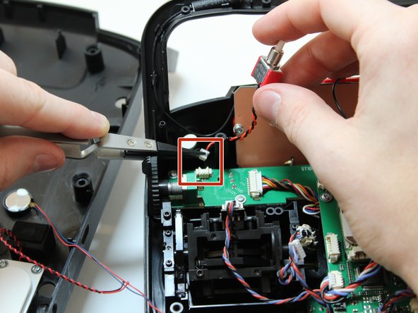 Yuneec ST10 Plus Camera Switch Spring Replacement: crwdns2935265:011crwdnd2935265:03crwdnd2935265:03crwdne2935265:0