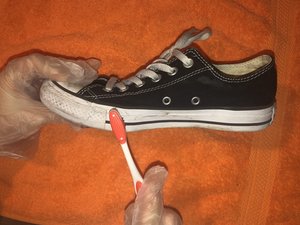 la suela de una zapatilla Converse - reparación iFixit