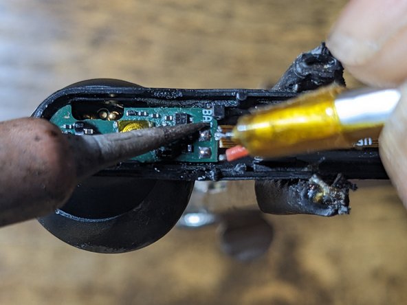 Jbl Tune 225TWS Battery Replacement, Install the new battery: crwdns2935265:05crwdnd2935265:03crwdnd2935265:03crwdne2935265:0