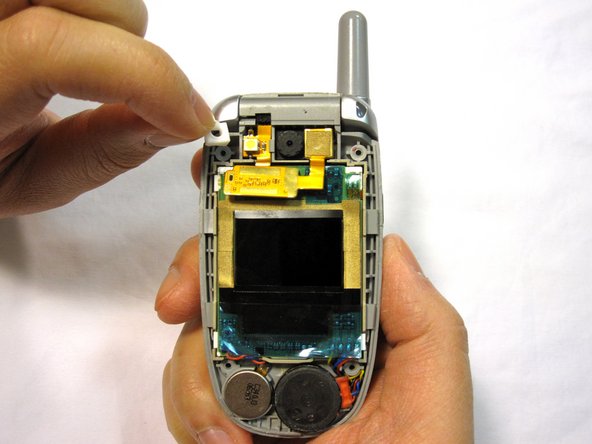 LG VX5200 Camera Replacement, Camera: passo 7, immagine 3 di 3