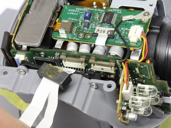 AXIS 213 PTZ Network Camera Capacitor Replacement: crwdns2935265:05crwdnd2935265:02crwdnd2935265:02crwdne2935265:0