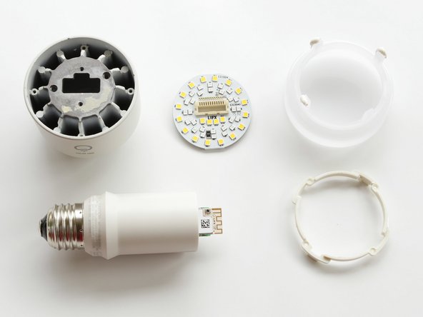 LIFX Color 1000 Teardown, The Guts: crwdns2935265:04crwdnd2935265:02crwdnd2935265:02crwdne2935265:0