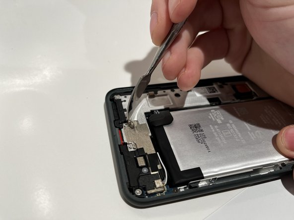 Google Pixel 5a Midframe Replacement: crwdns2935265:06crwdnd2935265:01crwdnd2935265:03crwdne2935265:0