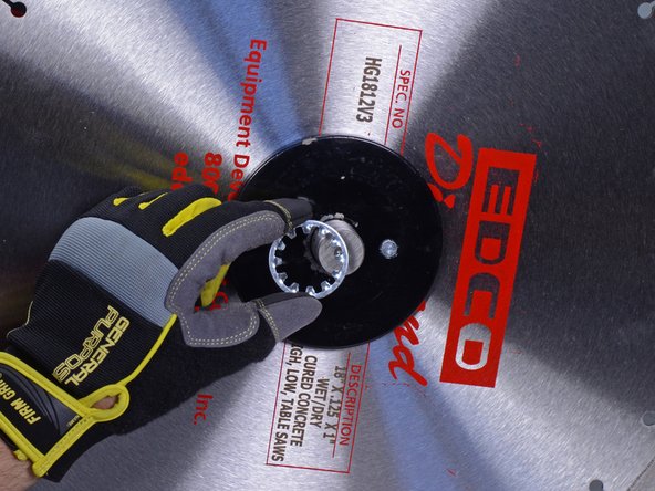 EDCO PRO KL-18 Concrete Saw Belts Replacement: crwdns2935265:018crwdnd2935265:02crwdnd2935265:03crwdne2935265:0