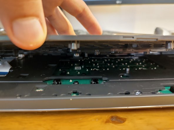 Disassembling Logitech MX Mechanical, Open back cover: crwdns2935265:03crwdnd2935265:02crwdnd2935265:03crwdne2935265:0