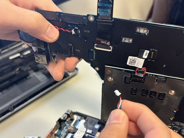 Dell Precision 7560 Touchpad Replacement: 步骤 9 中的图像 3，3