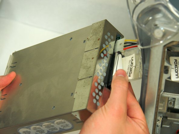 Disassembling Power Mac G4 M5183 DVD-ROM Drive: crwdns2935265:04crwdnd2935265:02crwdnd2935265:03crwdne2935265:0