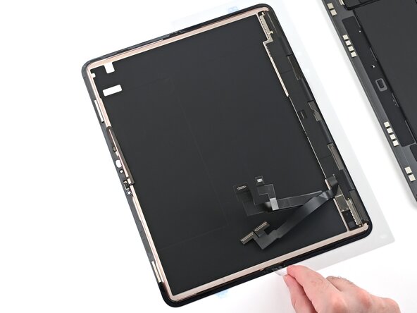 iPad Pro 13" Lock Button Replacement, Remove the clear liner: 步骤 62 中的图像 1，2