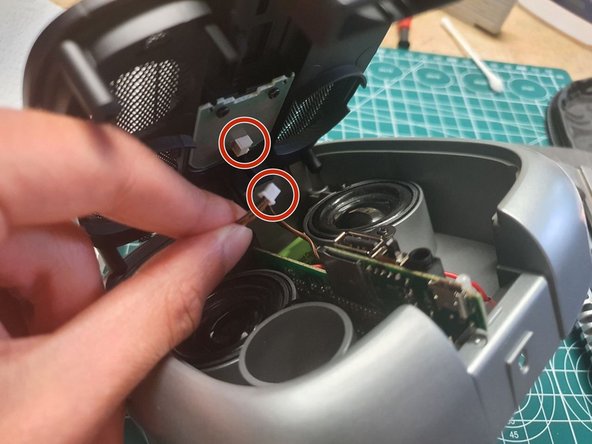 Dual BT 10 Mainboard Disassembly, Unscrewing the front mesh: crwdns2935265:06crwdnd2935265:03crwdnd2935265:03crwdne2935265:0