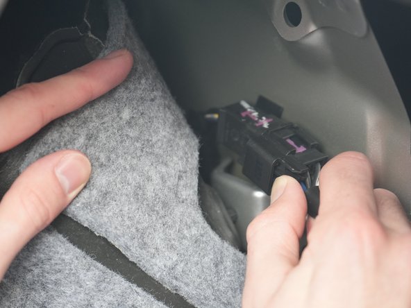 2014 Chevy Cruze Taillight Bulb Replacement: crwdns2935265:04crwdnd2935265:03crwdnd2935265:03crwdne2935265:0