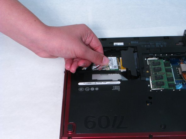 Dell Vostro 1320 USB Port Replacement: crwdns2935265:05crwdnd2935265:03crwdnd2935265:03crwdne2935265:0