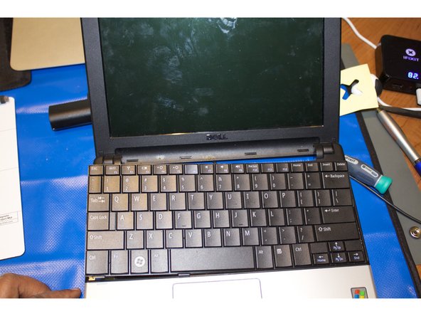 Dell Inspiron Mini 1012 Hard Drive Replacement, Remove Keyboard: crwdns2935265:03crwdnd2935265:02crwdnd2935265:03crwdne2935265:0