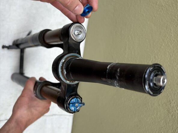 Fox32 Mountain Bike Front Air Suspension Fork Seal and Oil Replacement: étape 48, image 3 de 3