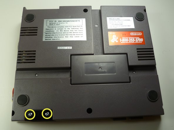 Nintendo Entertainment System Controller Outlet Replacement, Controller Outlet: crwdns2935265:08crwdnd2935265:02crwdnd2935265:03crwdne2935265:0