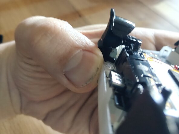 Loose RT/LT with Trigger Switch Gear engaged: step 4, image 2 of 3