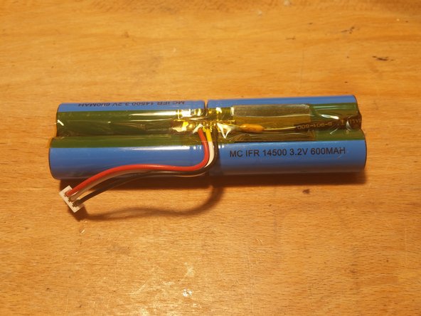 Motorcycle airbag battery replacement Dainese D-Air Street, Disconnect the batteries pack: crwdns2935265:07crwdnd2935265:02crwdnd2935265:02crwdne2935265:0