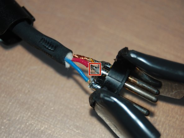 How to Re-Solder a Wire in an Unresponsive XLR Cable: Schritt 6, Bild 3 von 3