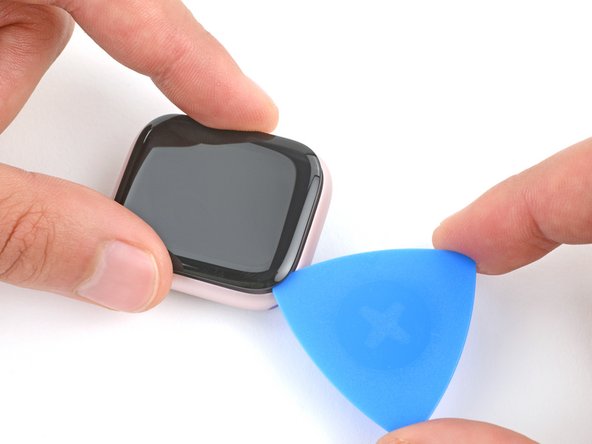 Apple Watch Series 9 Screen Replacement, Separate the bottom edge adhesive: passo 8, immagine 2 di 2