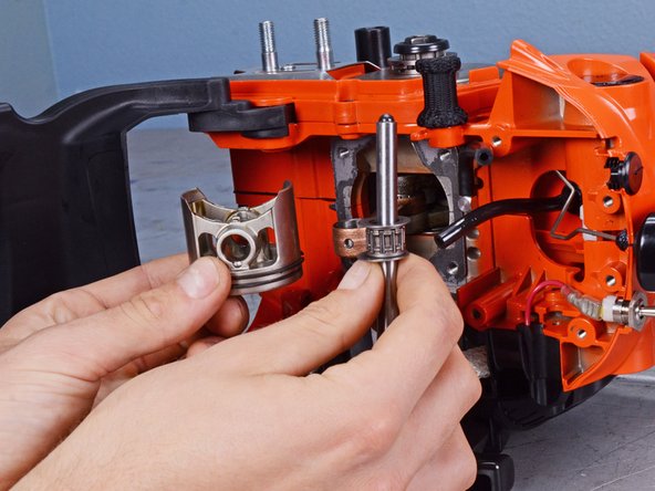 Echo Chain Saw CS4910 2020 Piston Assembly Replacement, Remove the piston assembly: crwdns2935265:041crwdnd2935265:03crwdnd2935265:03crwdne2935265:0