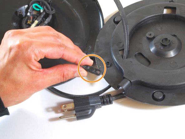 ChefsChoice M677 Power Cord Replacement: crwdns2935265:05crwdnd2935265:03crwdnd2935265:03crwdne2935265:0