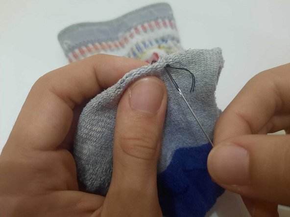 How to Sew a Hole in a Sock: crwdns2935265:06crwdnd2935265:02crwdnd2935265:02crwdne2935265:0