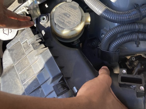 2013 Infiniti G37 Dual Air Intakes Replacement: crwdns2935265:04crwdnd2935265:03crwdnd2935265:03crwdne2935265:0