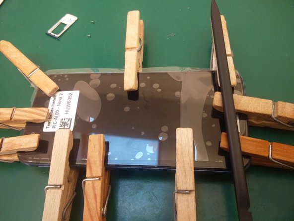 Huawei Nova 2 LCD Display + Touchscreen + Frame switch, Install the new screen: step 9, image 1 of 3