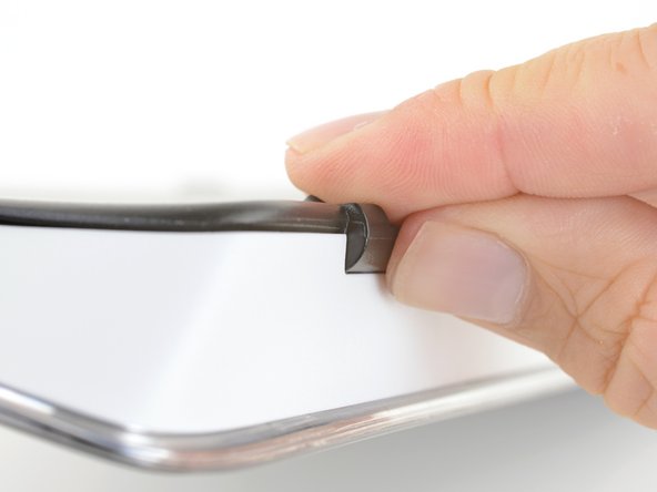 Logitech K800 Battery Replacement, Reassembly tip: crwdns2935265:07crwdnd2935265:03crwdnd2935265:03crwdne2935265:0