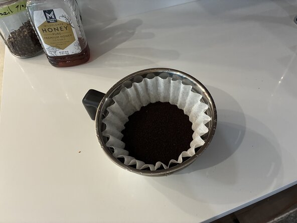 How to Make Coffee at iFixit Onion Bottom, Add coffee: 手順 5、 3の画像 3