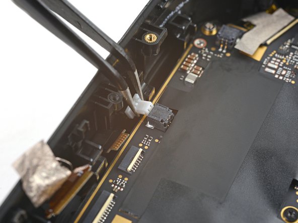 HTC Vive XR Elite Depth Sensor Replacement, Disconnect the depth sensor: crwdns2935265:083crwdnd2935265:02crwdnd2935265:02crwdne2935265:0