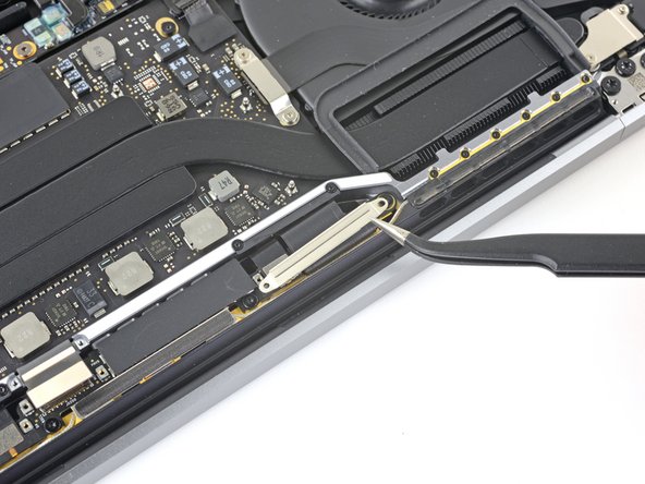 MacBook Pro 13" Two Thunderbolt Ports 2020 Display Assembly Replacement: crwdns2935265:020crwdnd2935265:03crwdnd2935265:03crwdne2935265:0