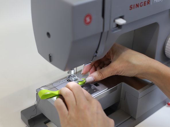 How to Fix a Broken Loop in a Backpack, Start stitching: crwdns2935265:03crwdnd2935265:02crwdnd2935265:03crwdne2935265:0