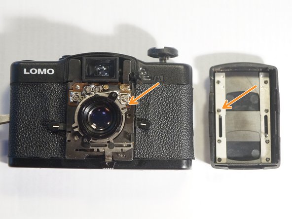 Lomo LC-A sticky shutter repair, Front Cover removal: crwdns2935265:04crwdnd2935265:03crwdnd2935265:03crwdne2935265:0