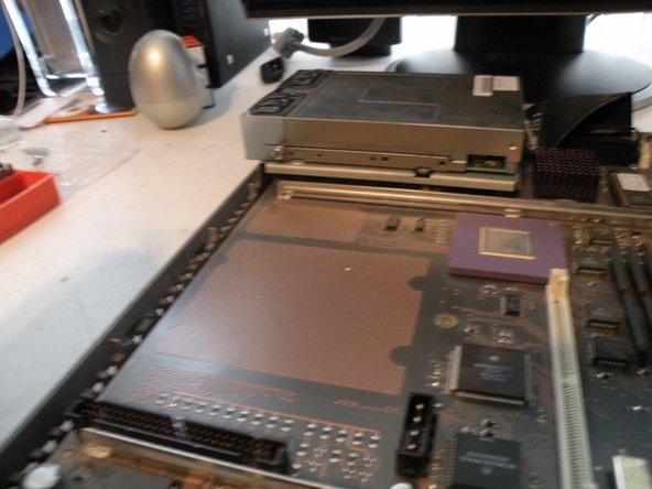 NeXTstation Teardown: passo 4, immagine 3 di 3