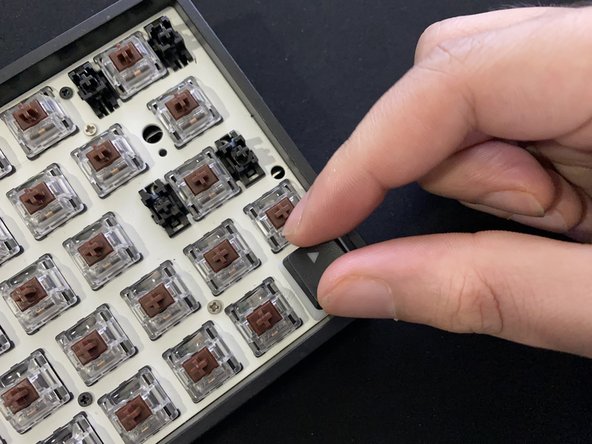 Epomaker SK64S Keyboard Switches Replacement: 8 단계, 이미지 3개 중 2개