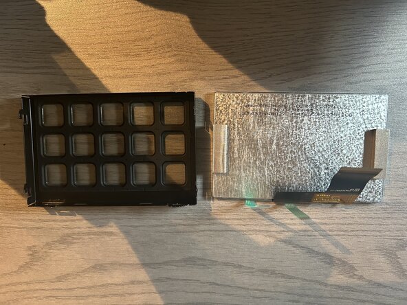 Elgato Stream Deck Classic Teardown, Remove the screen module: crwdns2935265:07crwdnd2935265:03crwdnd2935265:03crwdne2935265:0