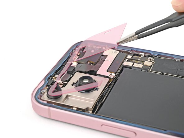 iPhone 15 Battery Replacement, Remove the top liner: stap 46, afbeelding 3 van 3