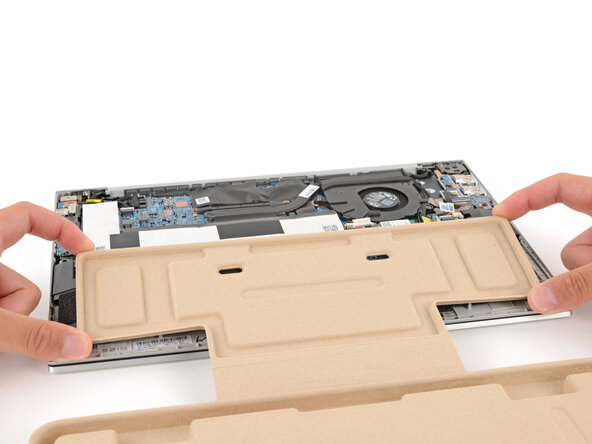 HP EliteBook 840 Aero G8 Battery Replacement, Remove the battery: crwdns2935265:013crwdnd2935265:02crwdnd2935265:03crwdne2935265:0